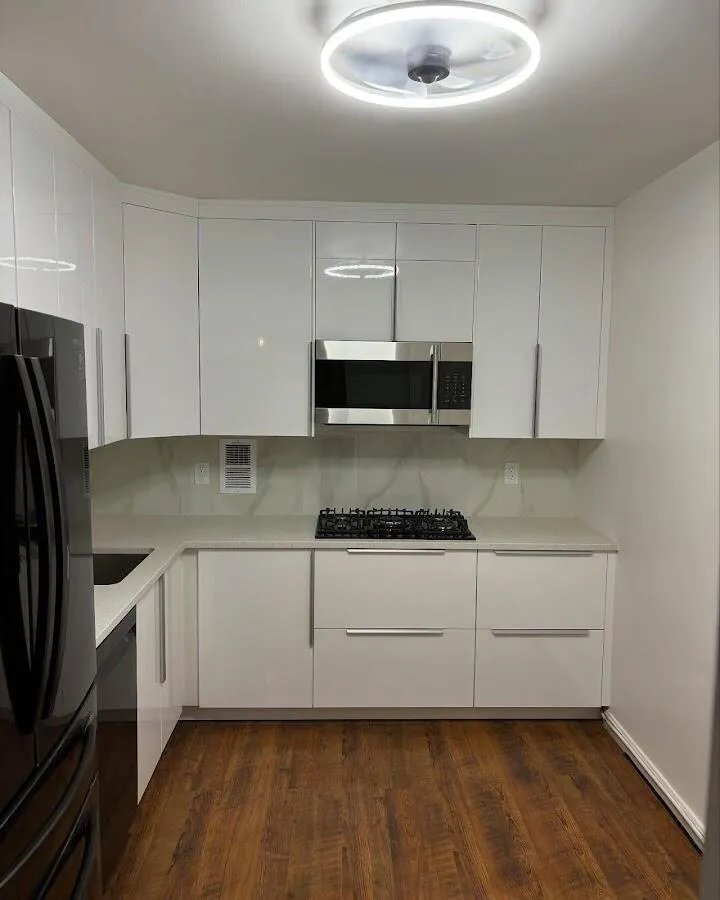 Renovated kitchen with quartz countertops in Foster City